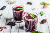 Xem dâu tằm chín đỏ ven sông Đáy, nông dân Hà Nội phấn khởi được mùa