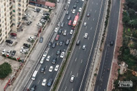 Ảnh: Người dân đeo khẩu trang kín mít, đổ về Thủ đô sau nghỉ Tết