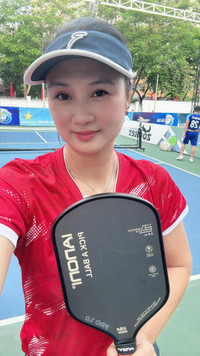 Hoa khôi bóng chuyền Thu Hoài và dàn sao thể thao mê Pickleball
