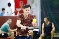 Hoa khôi bóng chuyền Thu Hoài và dàn sao thể thao mê Pickleball