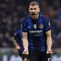 Những ngôi sao từng khoác áo cả Man City và Inter Milan