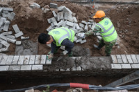 Sân khấu và khán đài ngoài trời lộ diện sau 8 tháng cải tạo hồ Hoàng Cầu