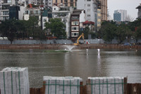 Sân khấu và khán đài ngoài trời lộ diện sau 8 tháng cải tạo hồ Hoàng Cầu