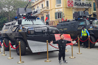 Ngắm dàn khí tài hiện đại của lực lượng CAND đang triển lãm phục vụ người dân ở hồ Gươm