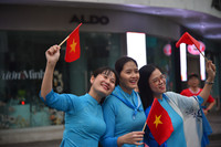 1000 phụ nữ diễu hành áo dài và xếp hình bản đồ Việt Nam tại phố đi bộ hồ Gươm 