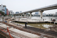 Sân khấu và khán đài ngoài trời lộ diện sau 8 tháng cải tạo hồ Hoàng Cầu