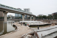 Sân khấu và khán đài ngoài trời lộ diện sau 8 tháng cải tạo hồ Hoàng Cầu