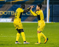 Quang Hải hành động đẹp với bạn gái trên khán đài