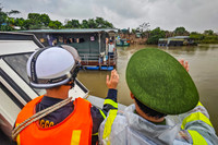 Theo chân Công an Thủ đô đi tuần tra dọc sông Hồng chủ động ứng phó siêu bão Ragasa 