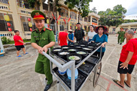 Công an Hà Nội xoa dịu nỗi đau chất độc da cam với nghĩa tình chạm vào trái tim