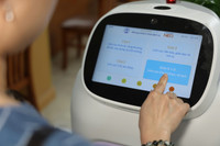 Độc đáo robot làm nhân viên AI phục vụ hành chính công tại Hà Nội