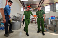 Công an Hà Nội xoa dịu nỗi đau chất độc da cam với nghĩa tình chạm vào trái tim