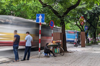 Xem hàng bốt điện được 