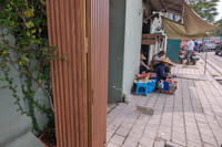 Xem hàng bốt điện được 