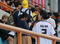 Nữ sinh có tên như Hoa hậu thu hút sự chú ý ở giải bóng đá THPT Hà Nội