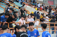 Nữ sinh có tên như Hoa hậu thu hút sự chú ý ở giải bóng đá THPT Hà Nội