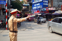 Suối Yến tấp nập đò qua lại trước ngày khai hội chùa Hương