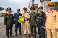 Tri ân liệt sỹ Công an Hà Nội, tặng quà các chốt giao thông cửa ngõ Thủ đô