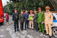 Tri ân liệt sỹ Công an Hà Nội, tặng quà các chốt giao thông cửa ngõ Thủ đô