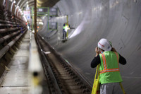 Cận cảnh robot Táo Bạo nặng 850 tấn bắt đầu khoan hầm cho metro Nhổn- Ga Hà Nội 