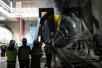 Cận cảnh robot Táo Bạo nặng 850 tấn bắt đầu khoan hầm cho metro Nhổn- Ga Hà Nội 