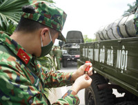 [Ảnh] Bộ Tư lệnh Thủ đô phun khử khuẩn Bệnh viện K cơ sở Tân Triều phòng Covid-19