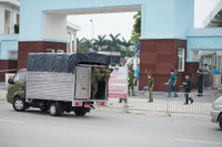 [Ảnh] Bộ Tư lệnh Thủ đô phun khử khuẩn Bệnh viện K cơ sở Tân Triều phòng Covid-19