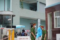 [Ảnh] Bộ Tư lệnh Thủ đô phun khử khuẩn Bệnh viện K cơ sở Tân Triều phòng Covid-19