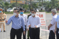 [Ảnh] Bộ Tư lệnh Thủ đô phun khử khuẩn Bệnh viện K cơ sở Tân Triều phòng Covid-19