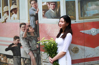 Khúc giao mùa đẹp tinh khôi khi hoa loa kèn xuống phố Hà Thành