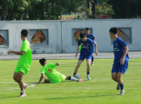 Chùm ảnh loạt trận 13h30 ngày 12-11