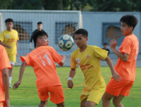 Chùm ảnh loạt trận 15h30 ngày 12-11