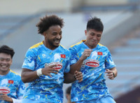 Xuân Son tươi rói, cần mẫn tập luyện cùng ĐT Việt Nam 