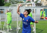 Chùm ảnh loạt trận 13h30 ngày 12-11