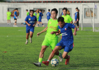 Chùm ảnh loạt trận 14h30 ngày 12-11