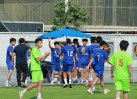 Chùm ảnh loạt trận 13h30 ngày 12-11