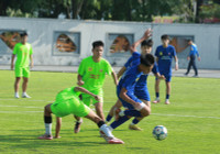 Chùm ảnh loạt trận 13h30 ngày 12-11