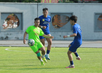 Chùm ảnh loạt trận 13h30 ngày 12-11