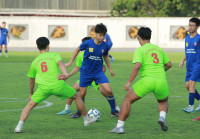 Chùm ảnh loạt trận 15h30 ngày 12-11