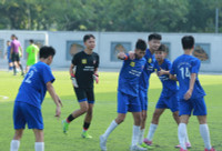 Chùm ảnh loạt trận 14h30 ngày 12-11