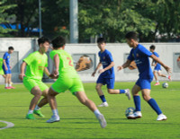 Chùm ảnh loạt trận 14h30 ngày 12-11