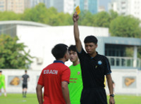 Chùm ảnh loạt trận 14h30 ngày 12-11