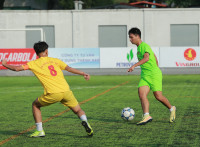 Chùm ảnh loạt trận 14h30 ngày 12-11