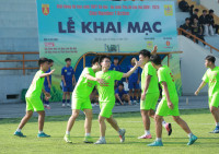 Chùm ảnh loạt trận 13h30 ngày 12-11