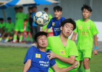 Chùm ảnh loạt trận 13h30 ngày 12-11