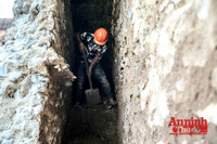 [ẢNH] Xem công nhân đục thông vòm cầu trăm năm tuổi trên phố Phùng Hưng