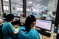 Những hình ảnh đặc biệt về nơi đang giành giật sự sống cho bệnh nhân Covid-19 nặng ở Hà Nội