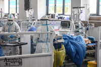 Những hình ảnh đặc biệt về nơi đang giành giật sự sống cho bệnh nhân Covid-19 nặng ở Hà Nội