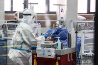 Những hình ảnh đặc biệt về nơi đang giành giật sự sống cho bệnh nhân Covid-19 nặng ở Hà Nội