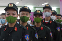 Ấn tượng hình ảnh thanh niên Công an Thủ đô rạng rỡ khi hiến máu phục vụ bệnh nhân ngày sát Tết